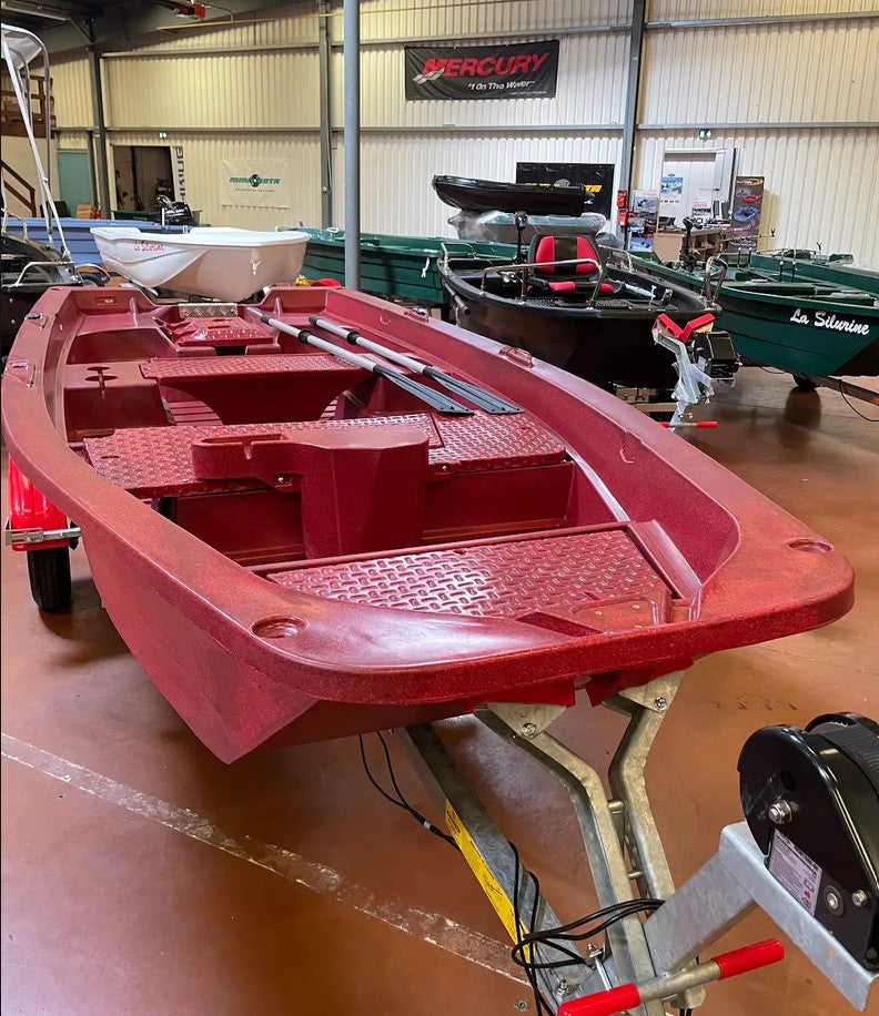 Barque EXPO Silurine 400 Red Prototype vue côté