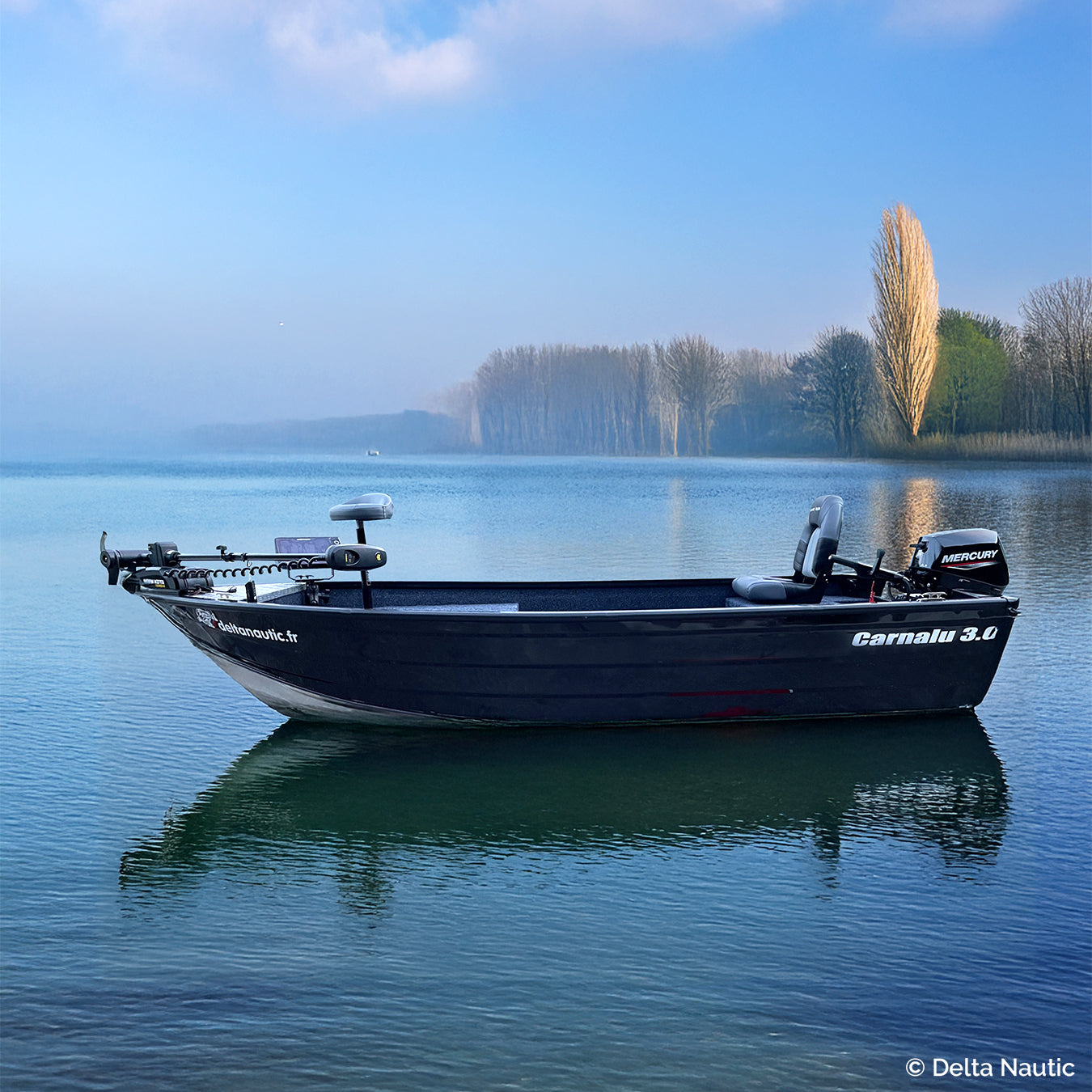 Barque Bass Boat aluminium 420 Carnalu 3.0 dans un lac