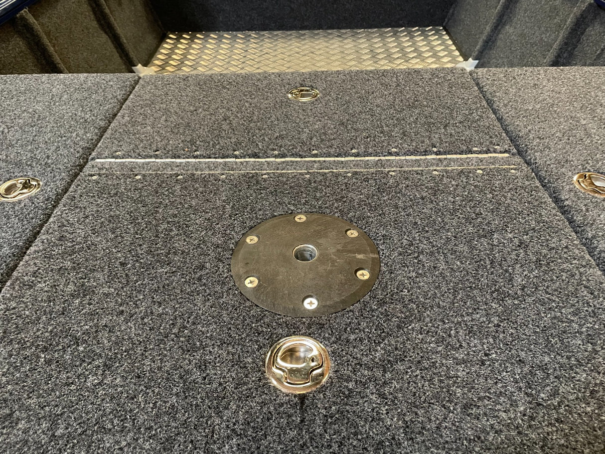 Barque Bass Boat aluminium 420 Carnalu 3.0 avec options remorque et moteurs hors bord personnalisable