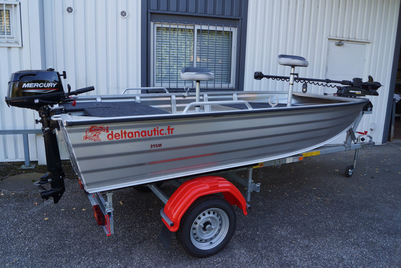 Pack d'Expo Barque Carnalu 4m + Remorque GT + Moteur Mercury 6cv 4t + Moteur Minn Kota Terrova 55 lbs + i pilot BT + 2 Sièges Bass Boat