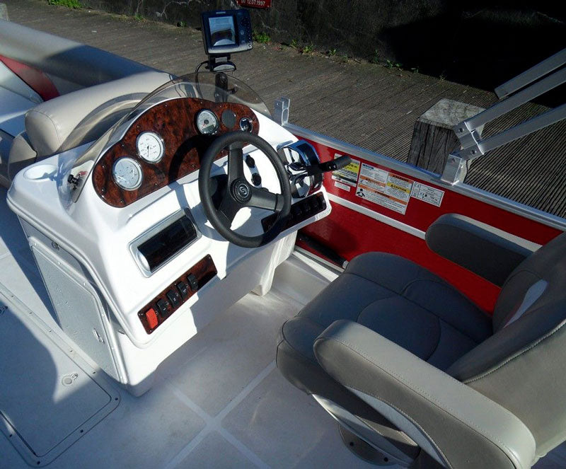 Hurricane Fun Deck 150 CV