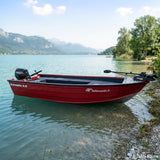 Baruqe Carnalu Rouge dans un lac ; Delta Nautic
