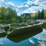 Barque Falco 360 verte dans un lac