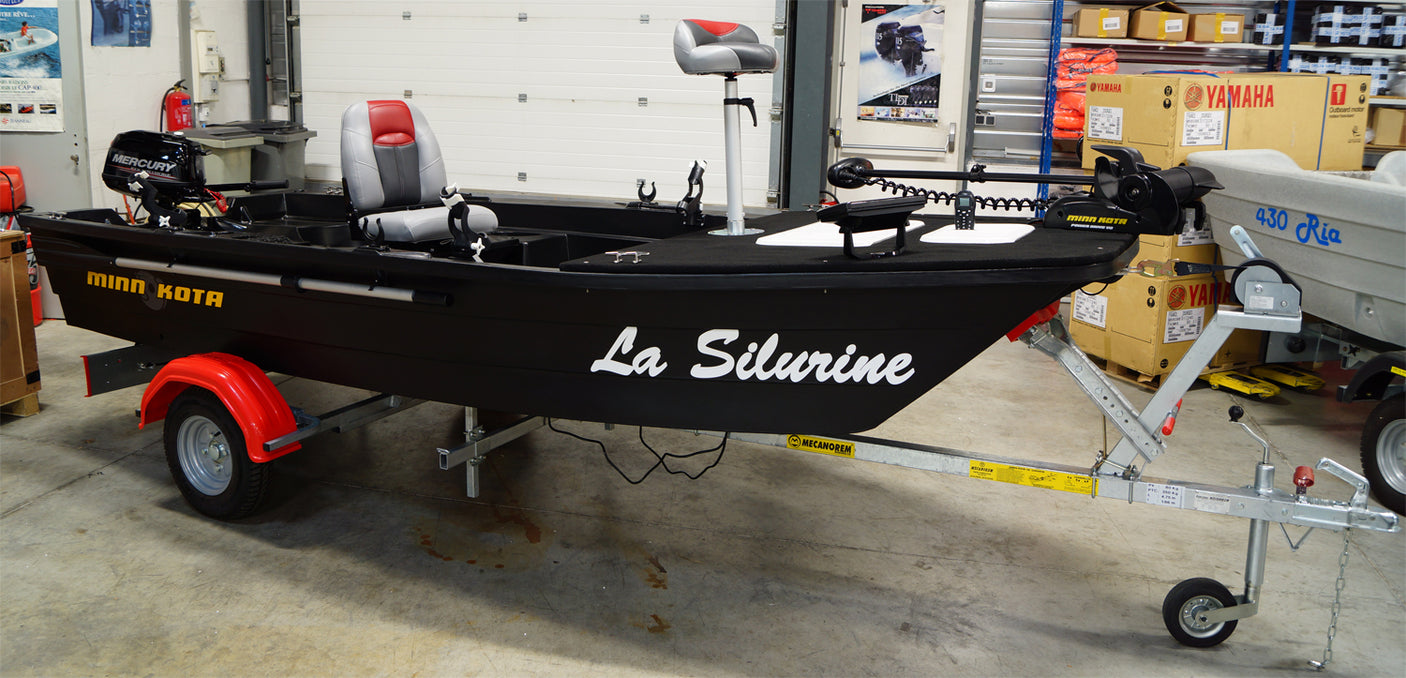 Pack suréquipé Silurine 4m Bass Boat Blacky DESTOCKAGE EXPO