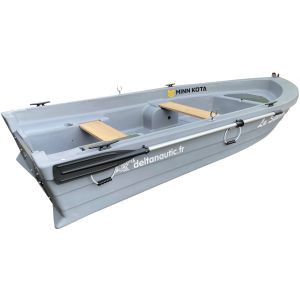 Barque de pêche double coque équipée d'un moteur thermique 4 temps MERCUREY  sur remorque tractable