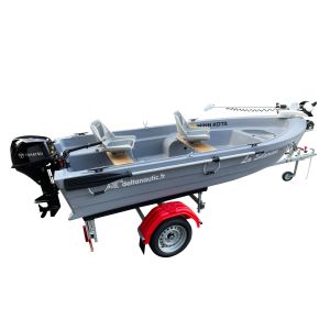 Pack d'Expo : Barque Silurine Sport 373 Titanium + Remorque GT Grand Tourisme + 2 Sièges Conforts Luxes + 1 Hors Bord Tohatsu 6cv 4t Bi Cylindres + 1 Moteur Riptide Terrova 55 Lbs